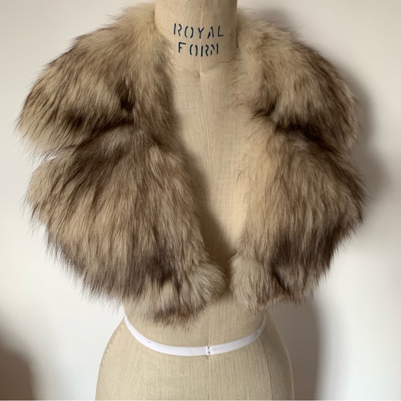Vintage Fox Fur Collar in Cream with dark brown tips - Picture 4 of 7